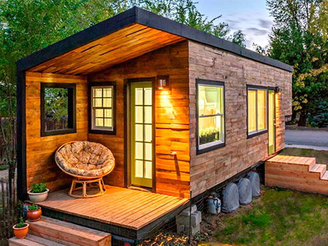 деревянный уютный мини-дом